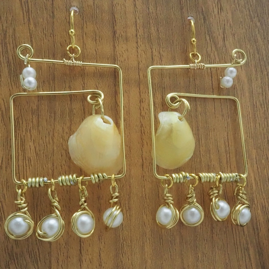 Mermaid Fingernail and Faux Pearl Geometric Earrings