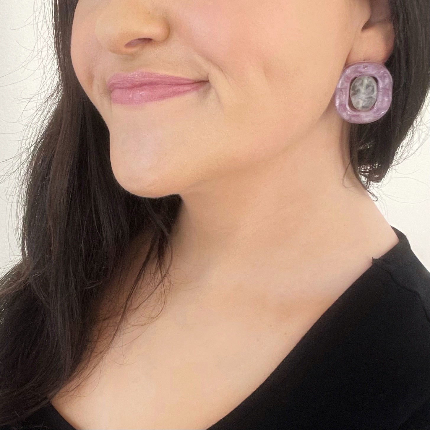Geometric Resin Studs with Fluorite Oval Beads