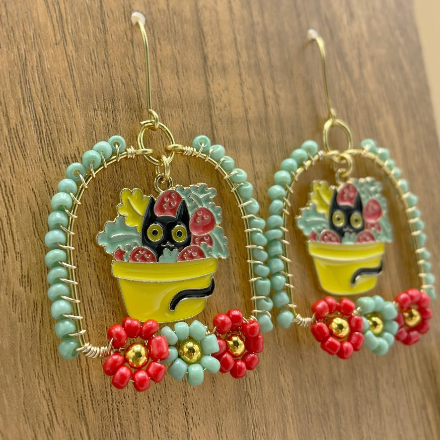 Cat Dangle Flower Earrings