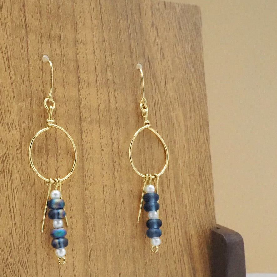 Geometric Dangle Hoops