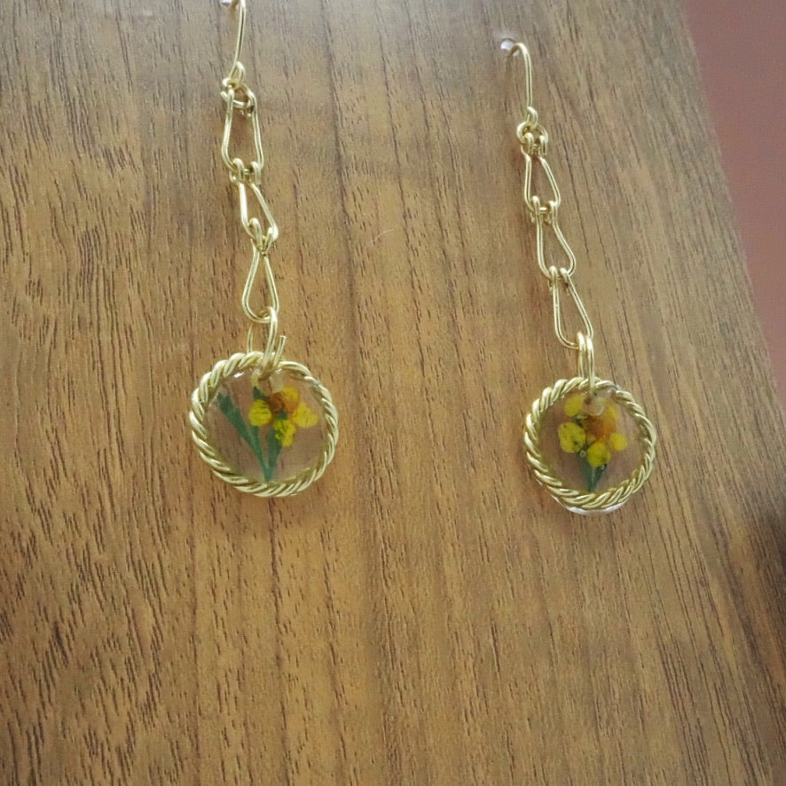 Chain Resin Flower Earrings